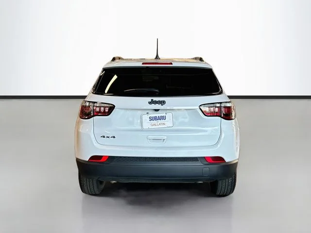 Used 2025 White Jeep Latitude image 4