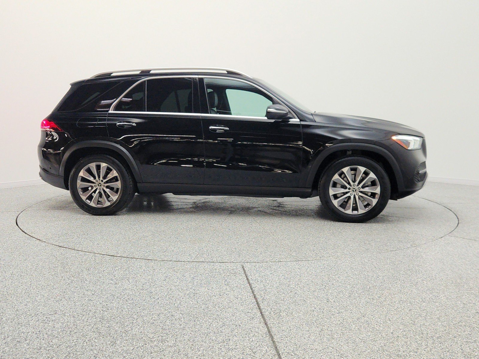 Used 2022 Black Mercedes-Benz GLE 350 SUV image 4