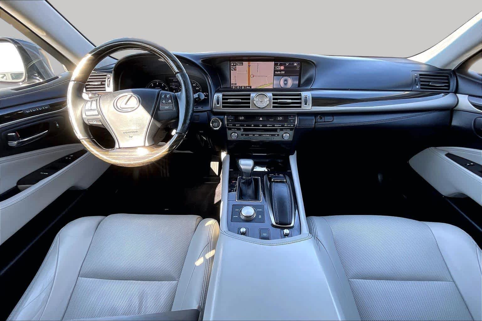 Used 2015 Nebula Gray Pearl Lexus  image 15