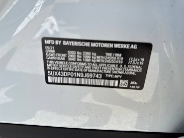 Used 2022 White BMW sDrive30i image 24