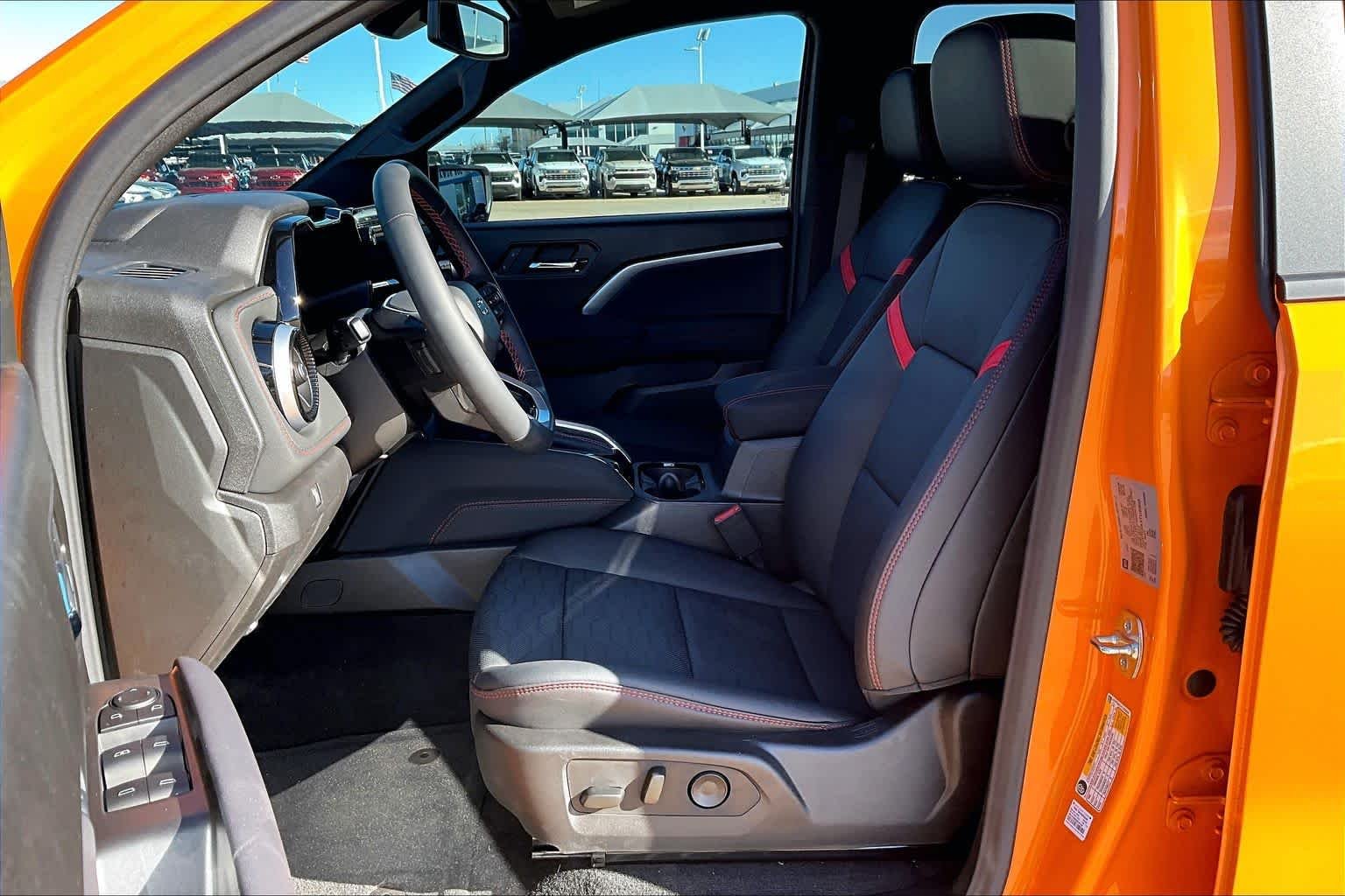 2026 Chevrolet Colorado Z71 - Photo 10