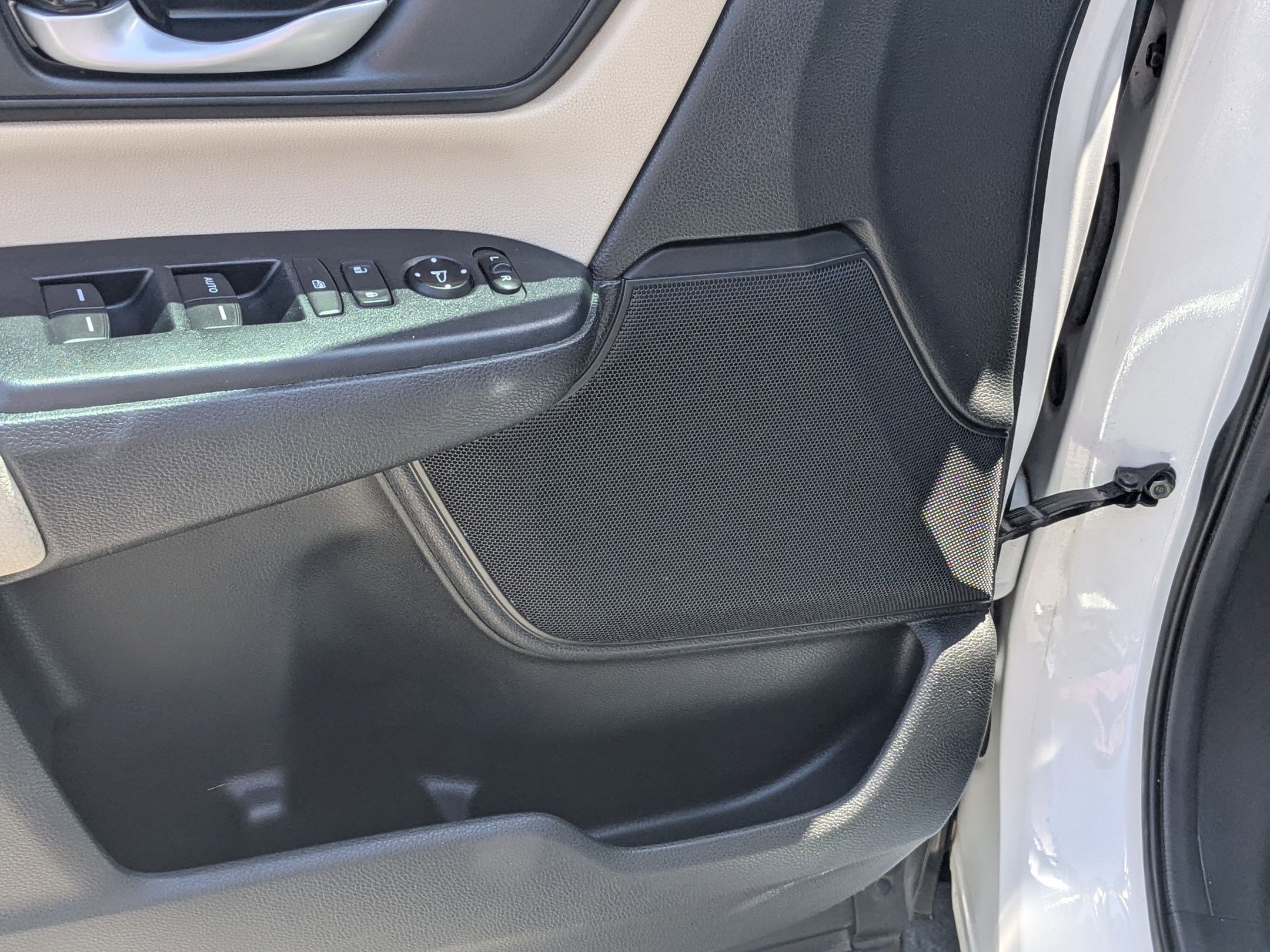 Used 2019 Platinum White Pearl Honda LX image 15
