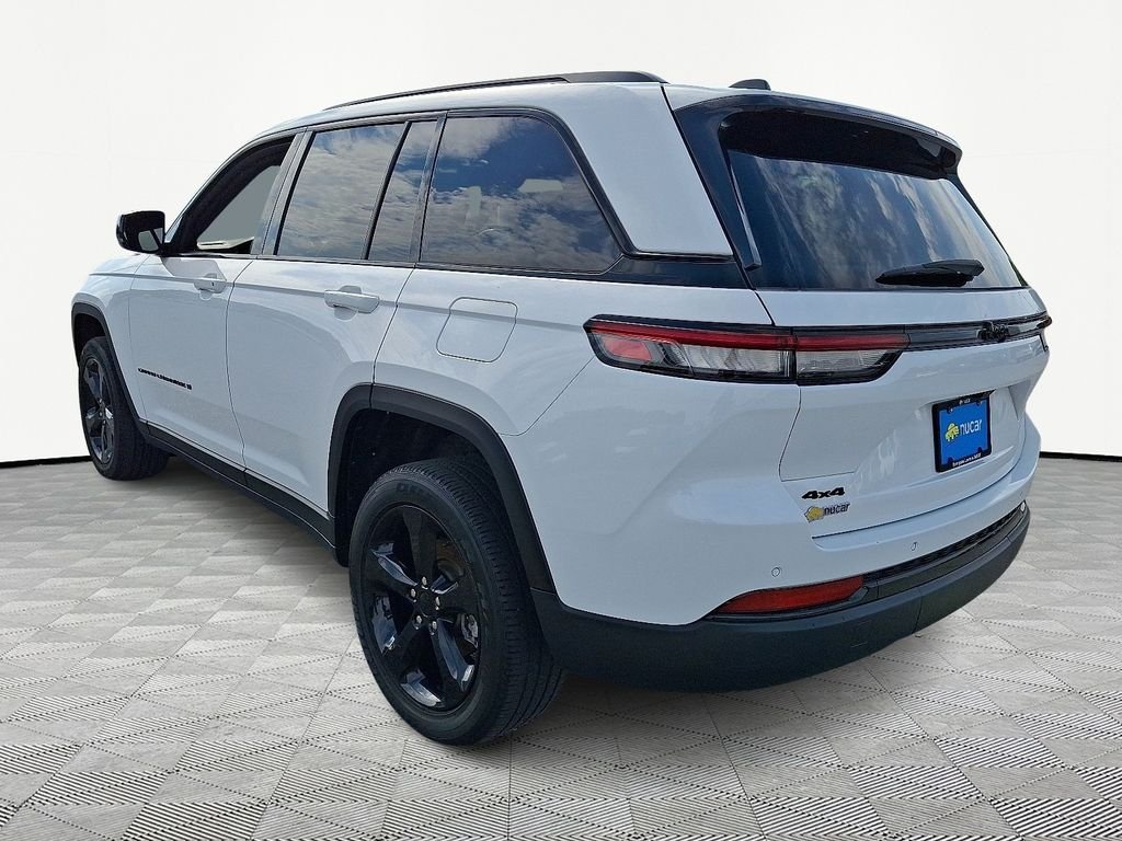 Used 2023 White Jeep Altitude X image 5