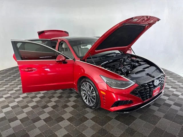 Used 2020 Red Hyundai Limited image 12