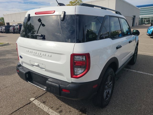 Used 2025 White Ford Big Bend image 11