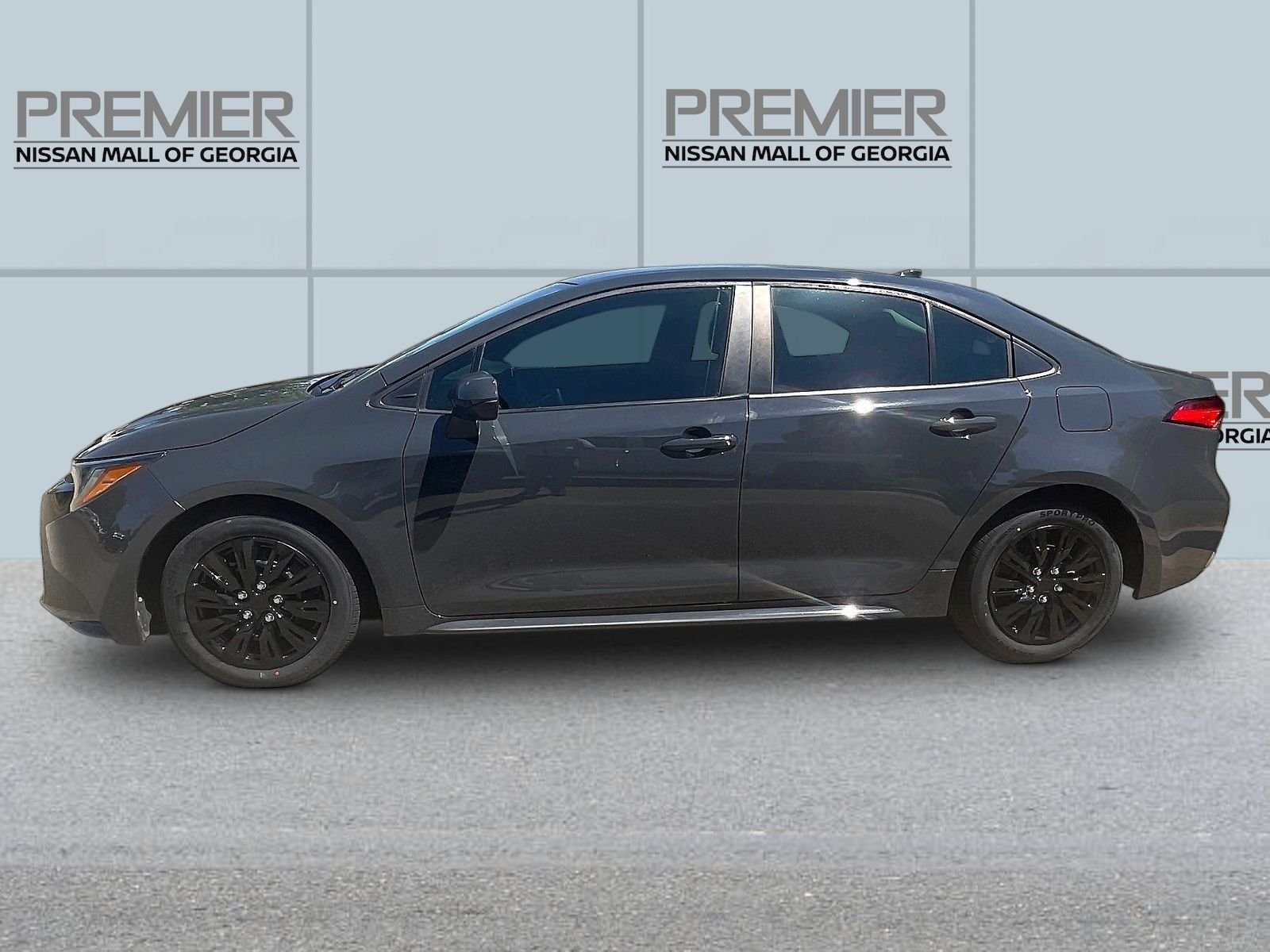 Used 2024  Toyota LE image 4