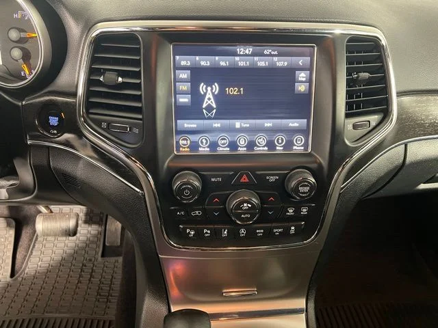 Certified Used 2018 White Jeep Limited image 21