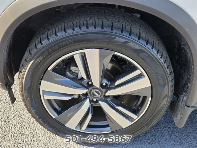 Used 2024 White Nissan SL image 16