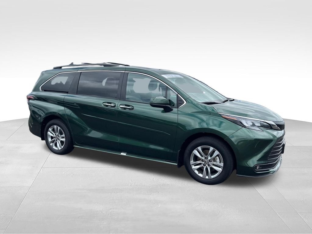 Used 2025 Green Toyota XLE image 7
