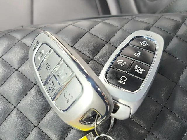 Used 2023 White Hyundai Limited image 34