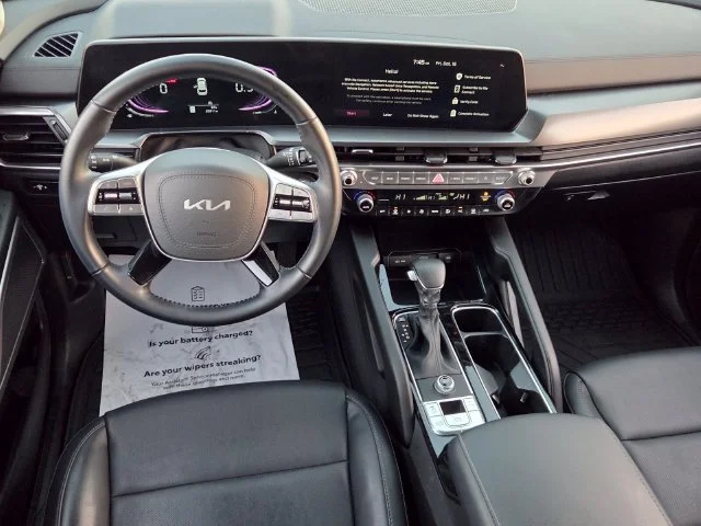 Used 2025 White Kia LX image 10