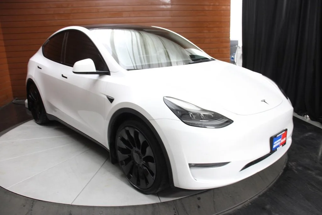 Used 2022 Pearl White Multi-Coat Tesla Performance image 12