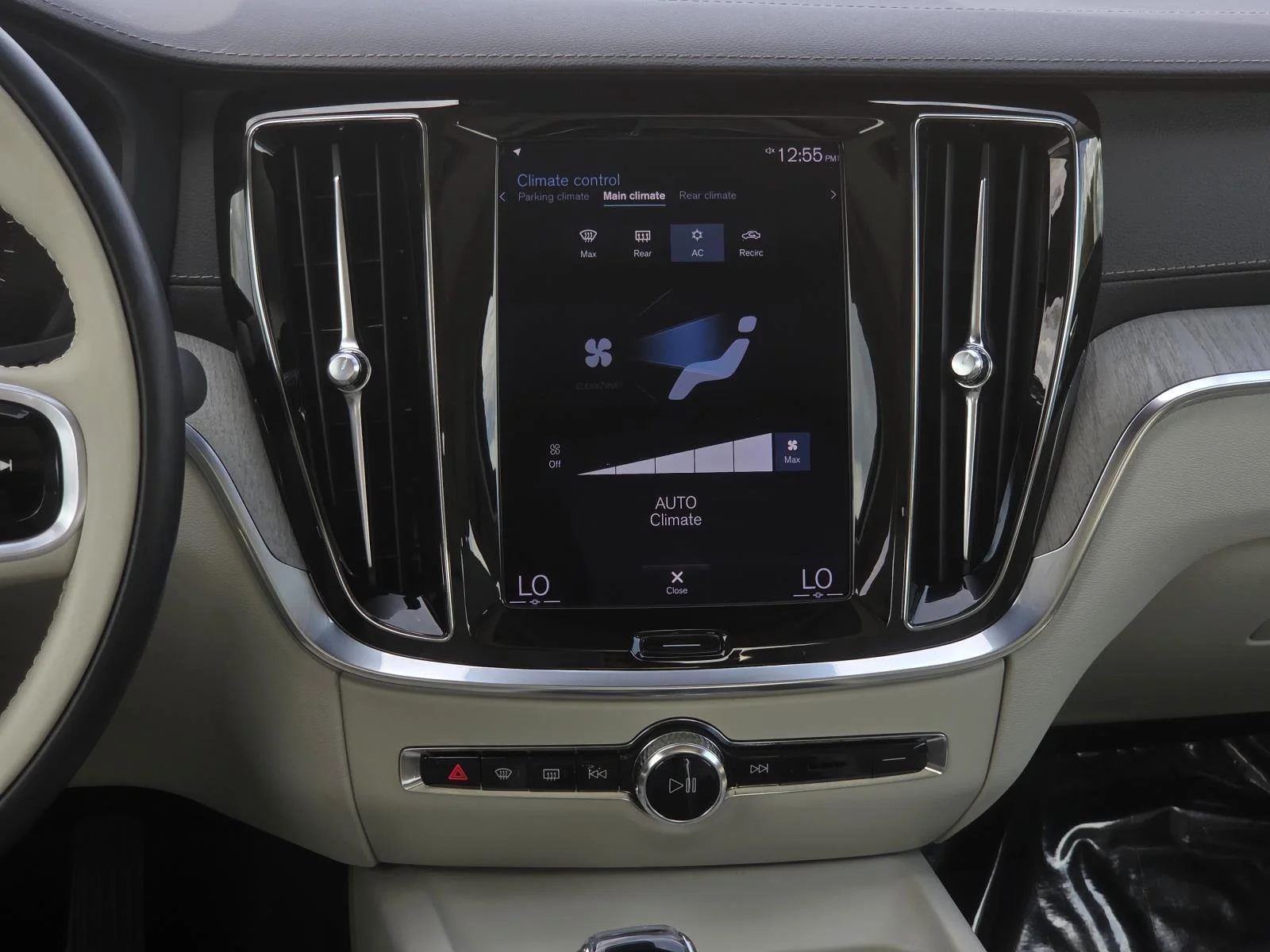 Certified Used 2022 Crystal White Metallic Volvo Inscription image 14
