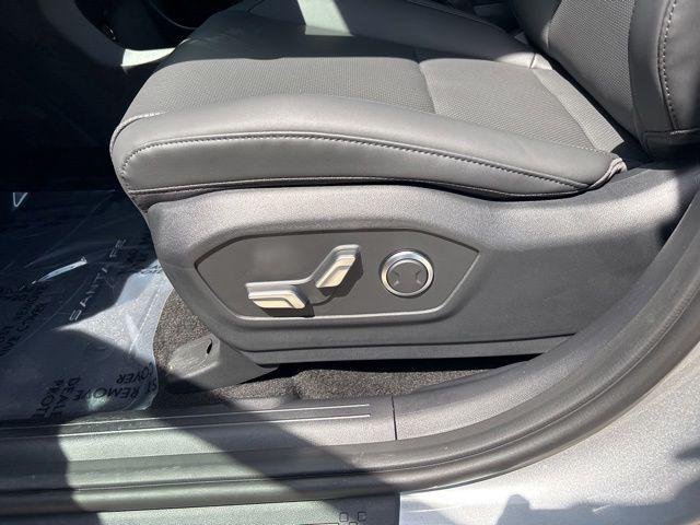 New 2026 Shimmering Silver Hyundai SEL image 45