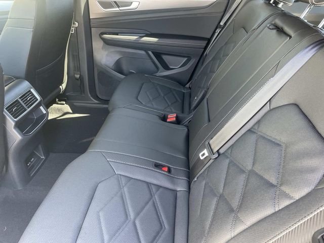 New 2026 White/off-white Volkswagen SE image 25