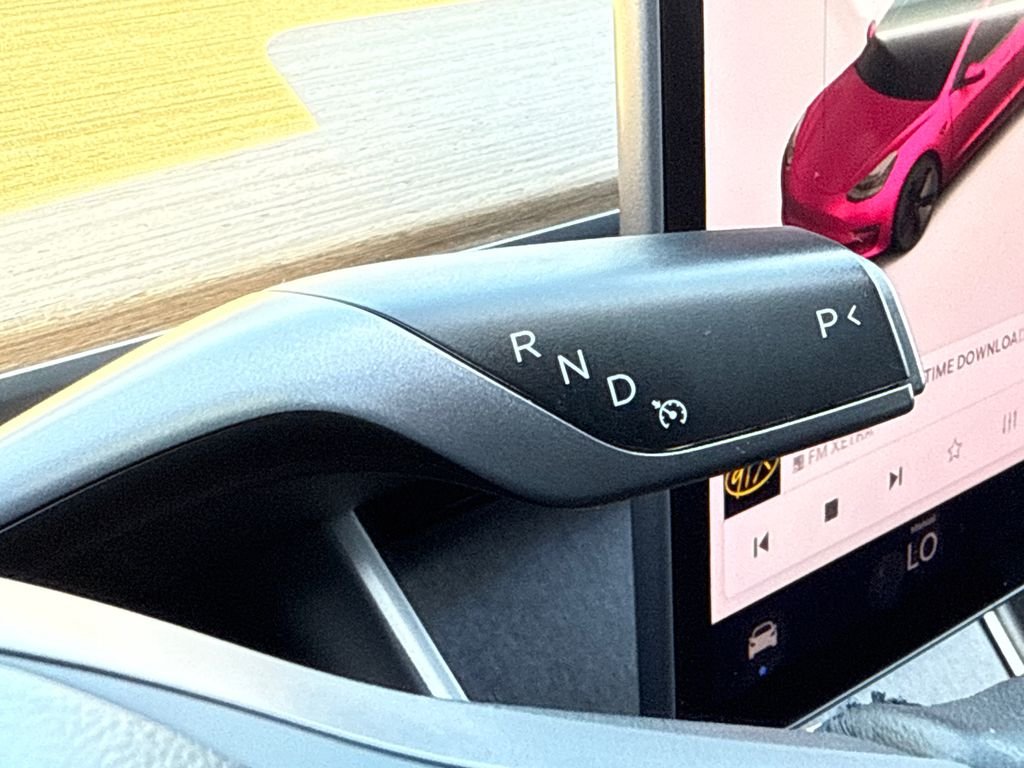 Used 2019 White Tesla Standard Range Plus image 28