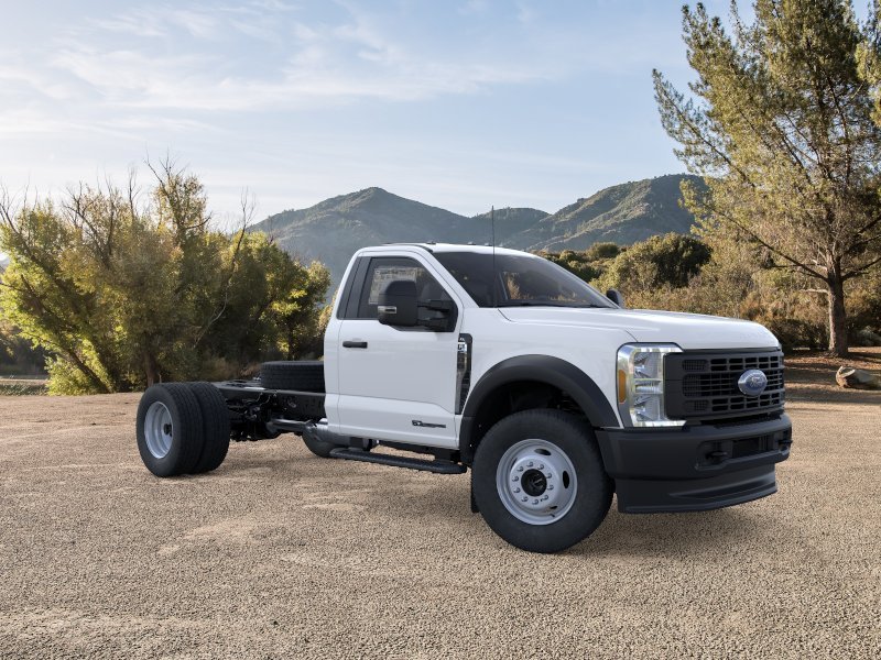 New 2026 Oxford White Ford F-600® XL image 7