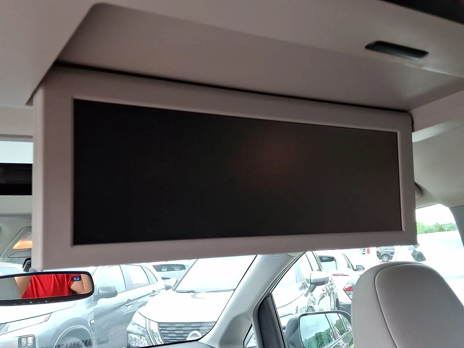 Used 2016 Predawn Gray Mica Toyota XLE Premium image 14