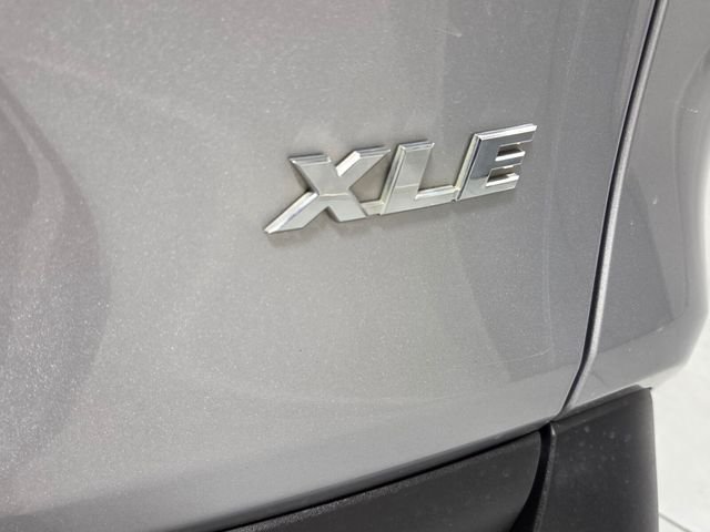 Used 2021 Silver Toyota XLE Premium image 11