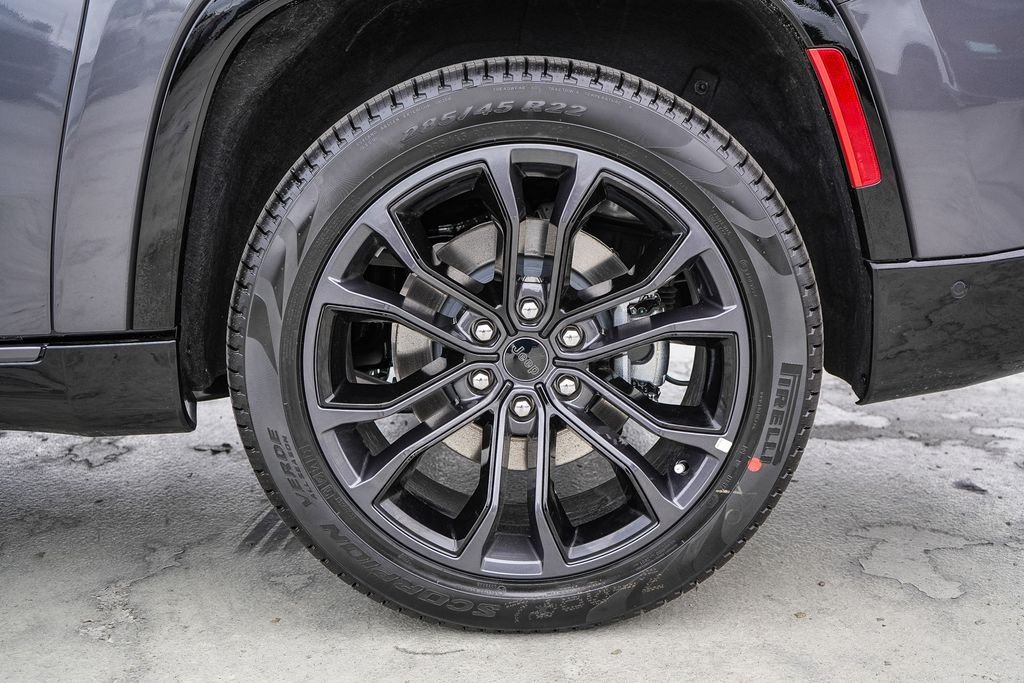 New 2026 Gray Metallic Jeep Summit Obsidian image 12