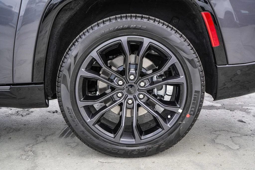 New 2026 Gray Jeep Summit Obsidian image 12