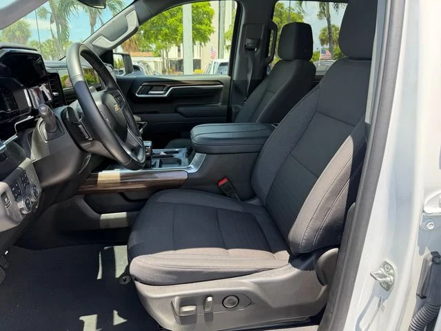 2025 Chevrolet Silverado 1500 LT - Photo 33