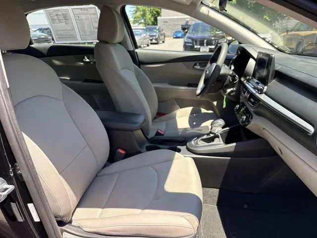 Used 2019 Black Kia LXS image 15