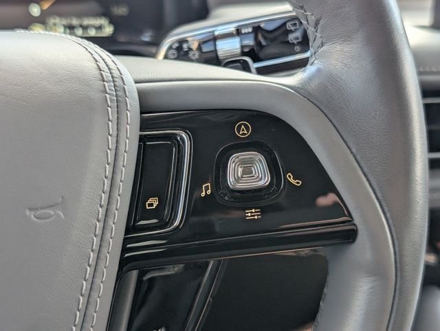 Used 2021 Black Lincoln Reserve image 21