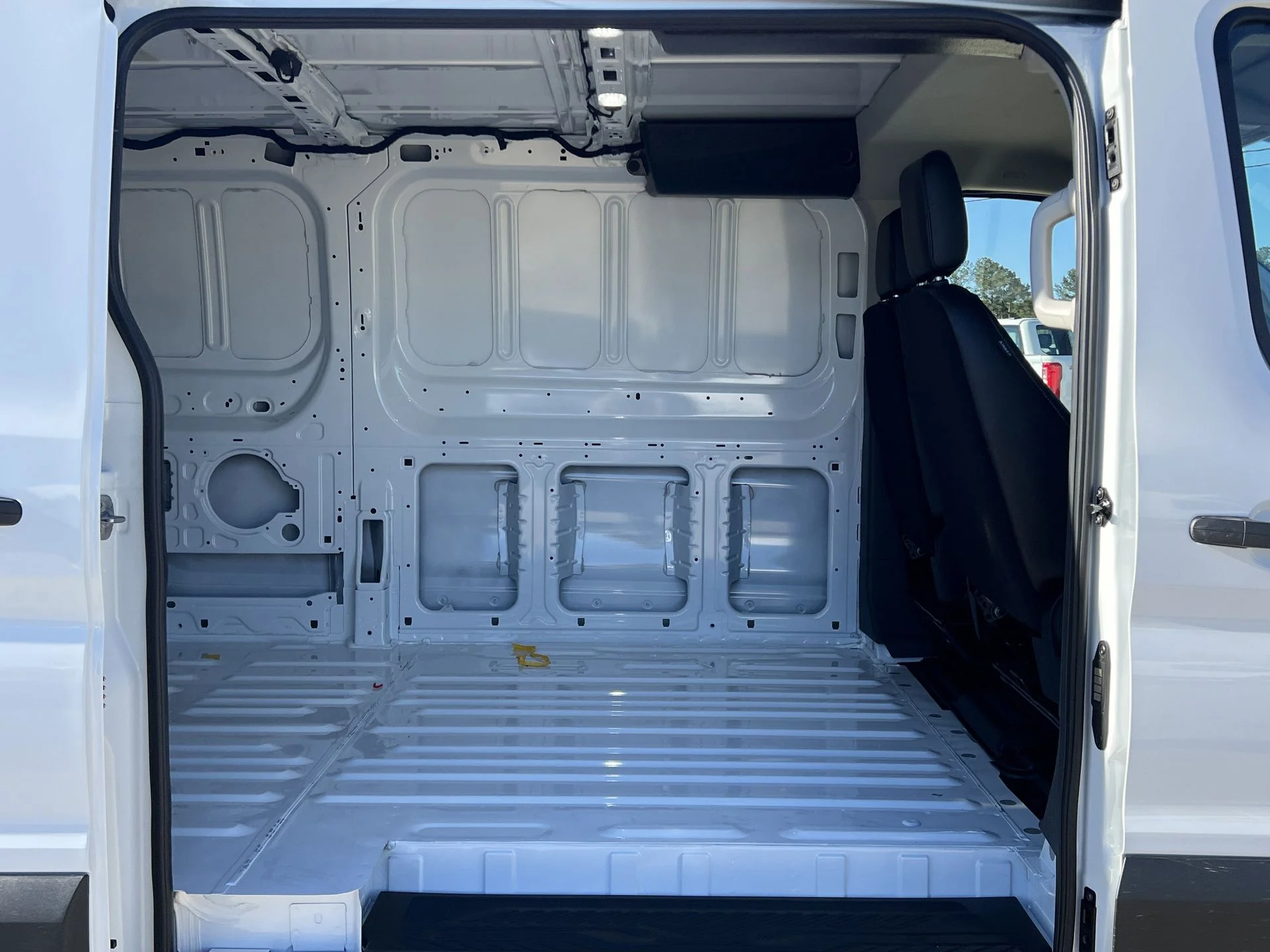 New 2026 Oxford White Ford Cargo Van image 19