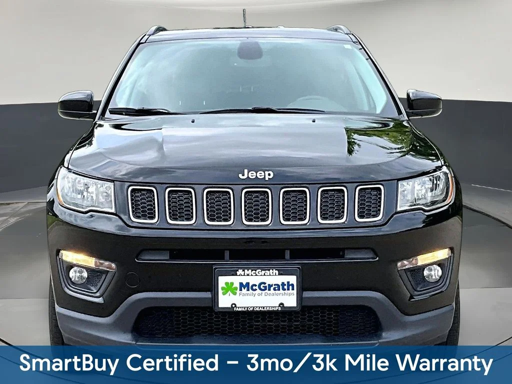 Used 2018 Black Jeep Latitude image 2