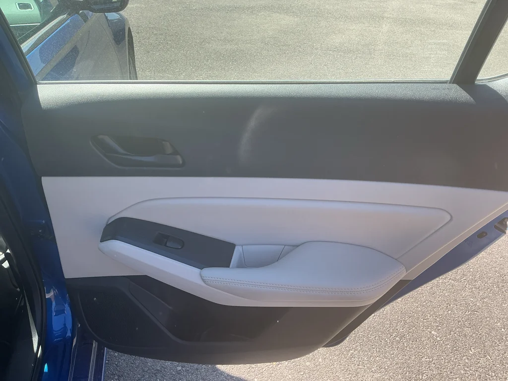 Used 2025 Bluestone Pearl Nissan SV image 14