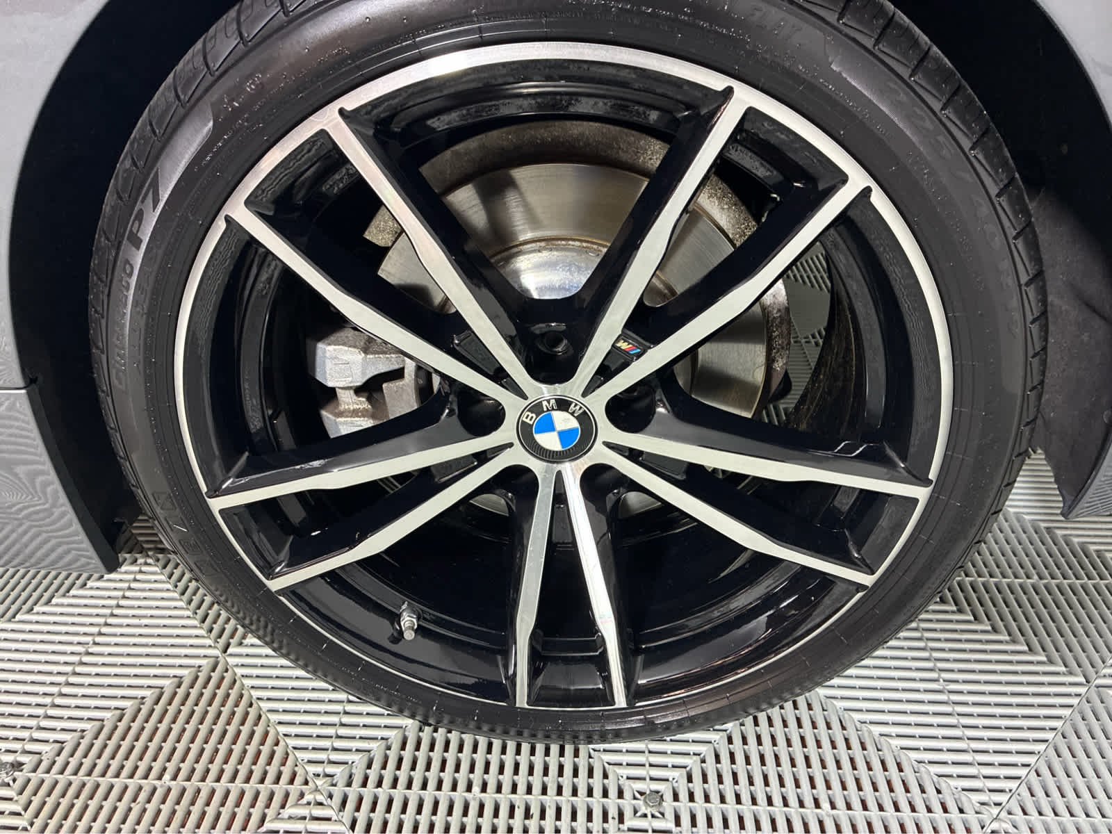 Used 2023 Skyscraper Grey Metallic BMW 330i xDrive image 9