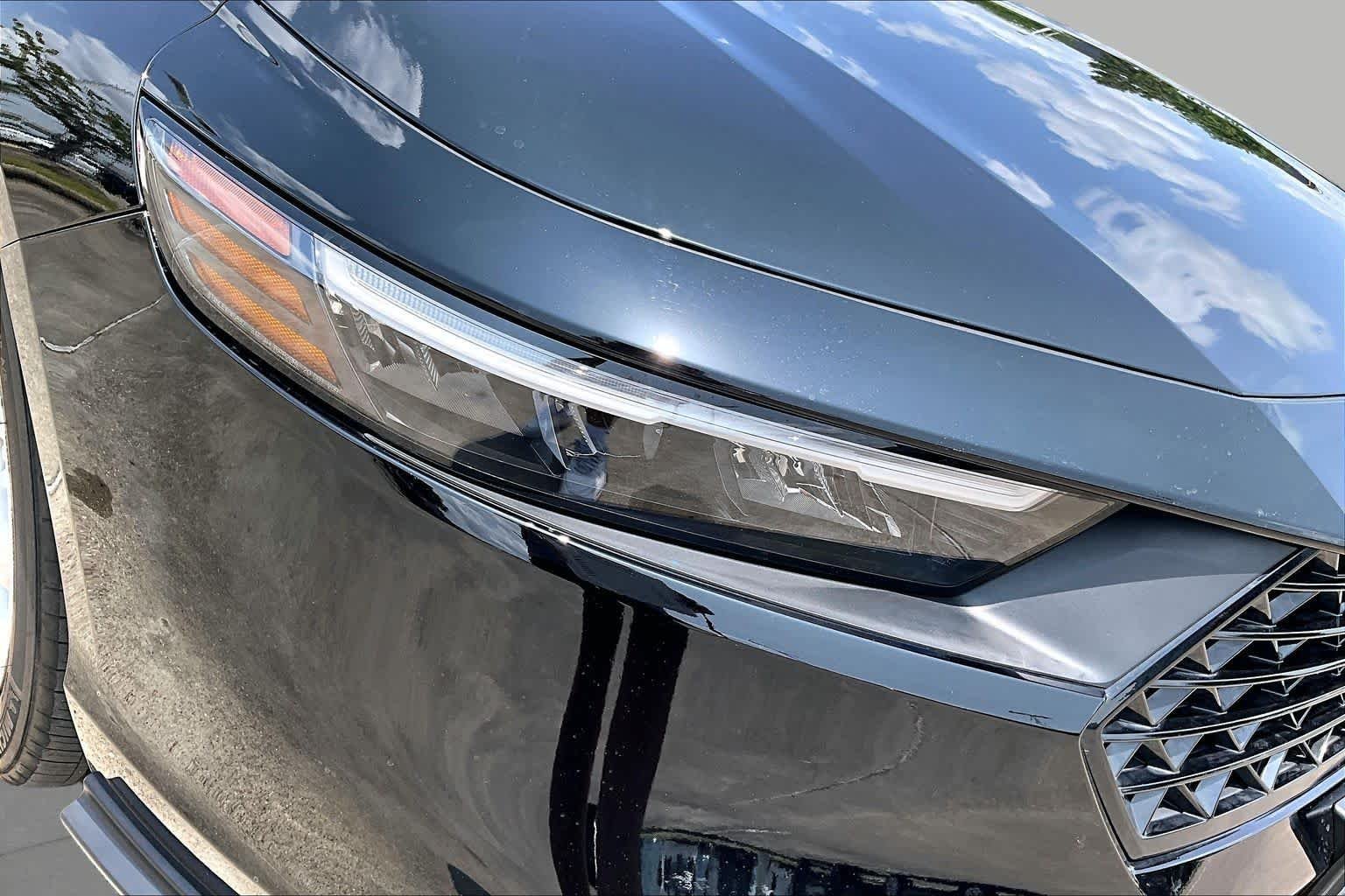 Used 2025 Crystal Black Pearl Honda LX image 25