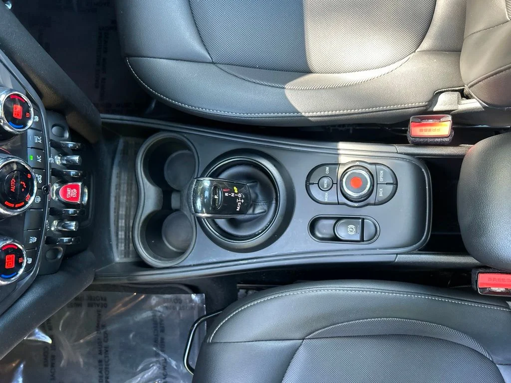Used 2021  MINI Oxford Edition image 19