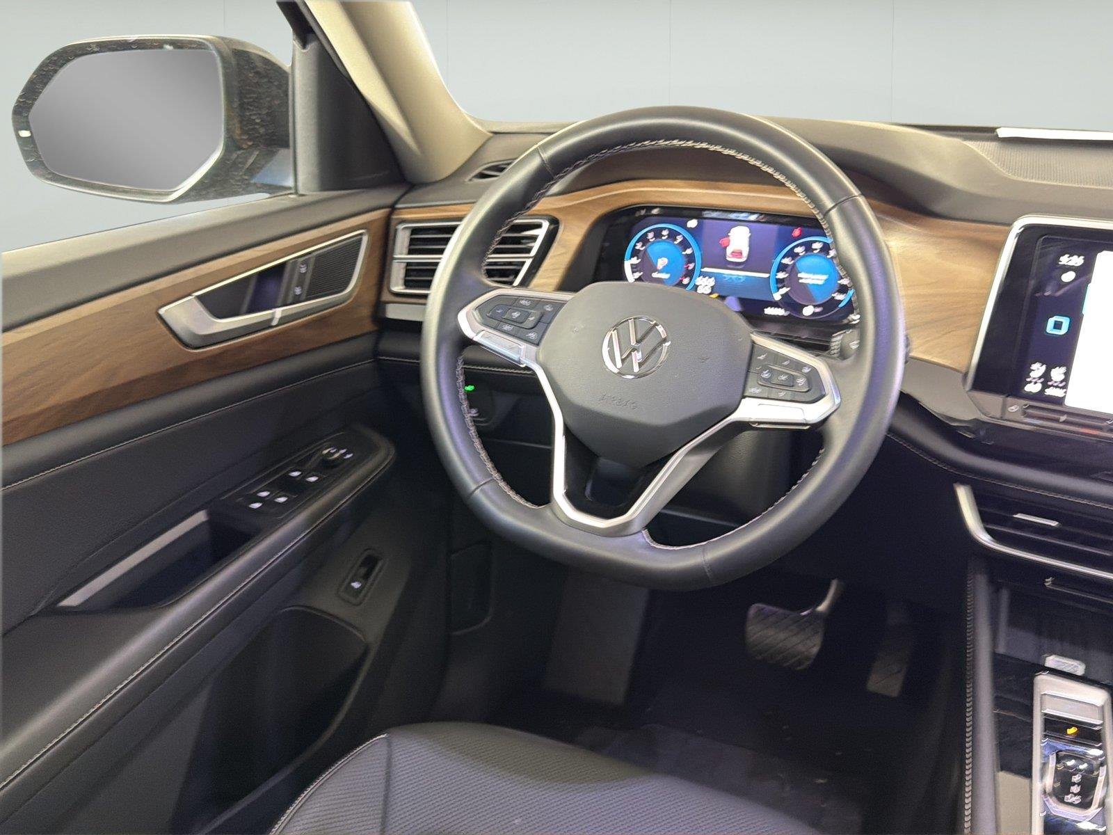 Used 2026  Volkswagen 2.0T SE w/Technology image 9