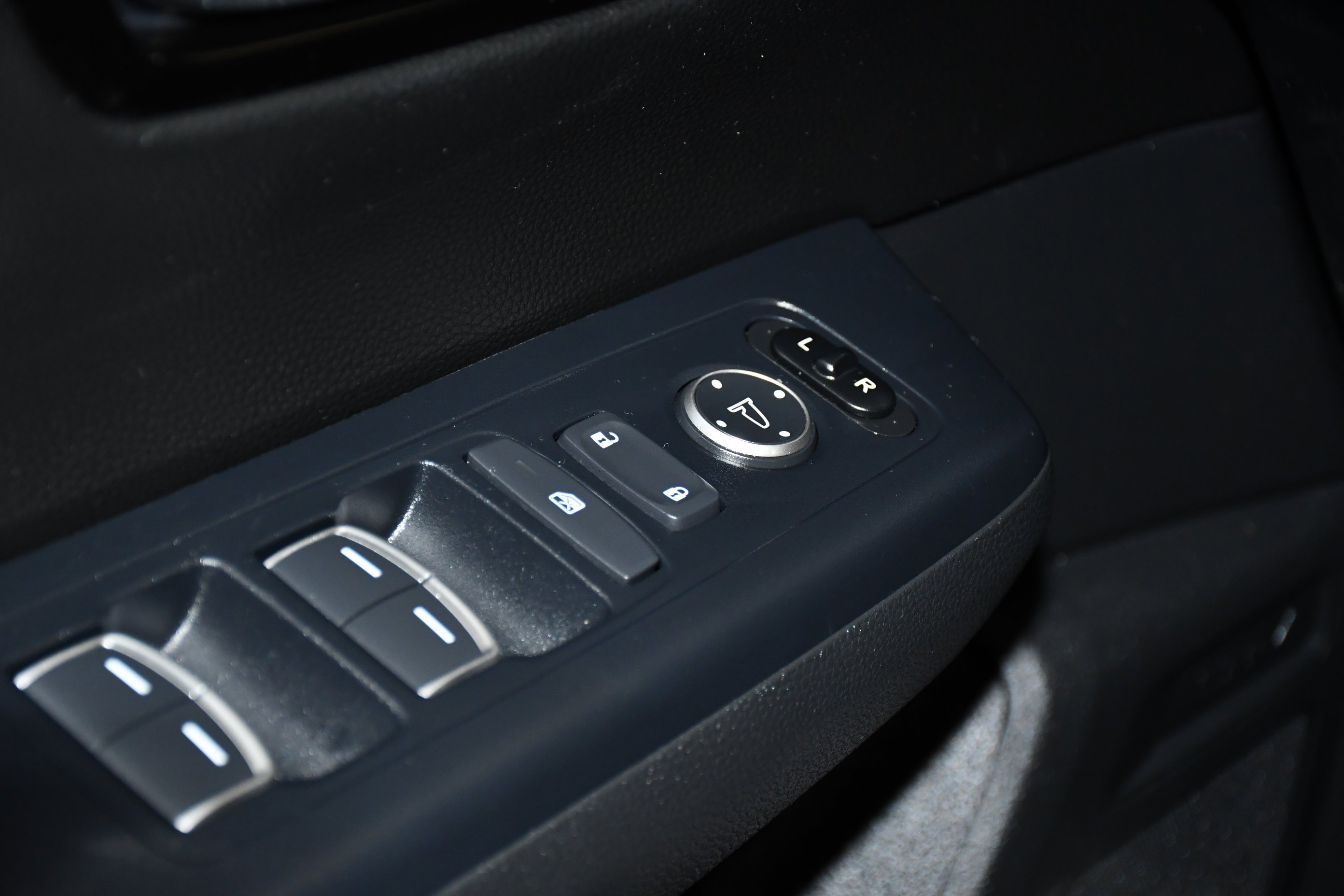 Used 2025 Meteorite Gray Metallic Honda Sport Touring image 35