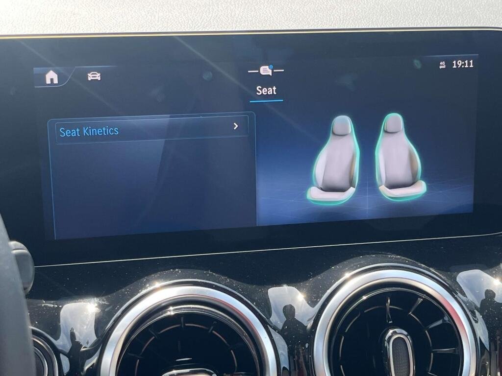 New 2026 Polar White Mercedes-Benz GLA 250 image 25