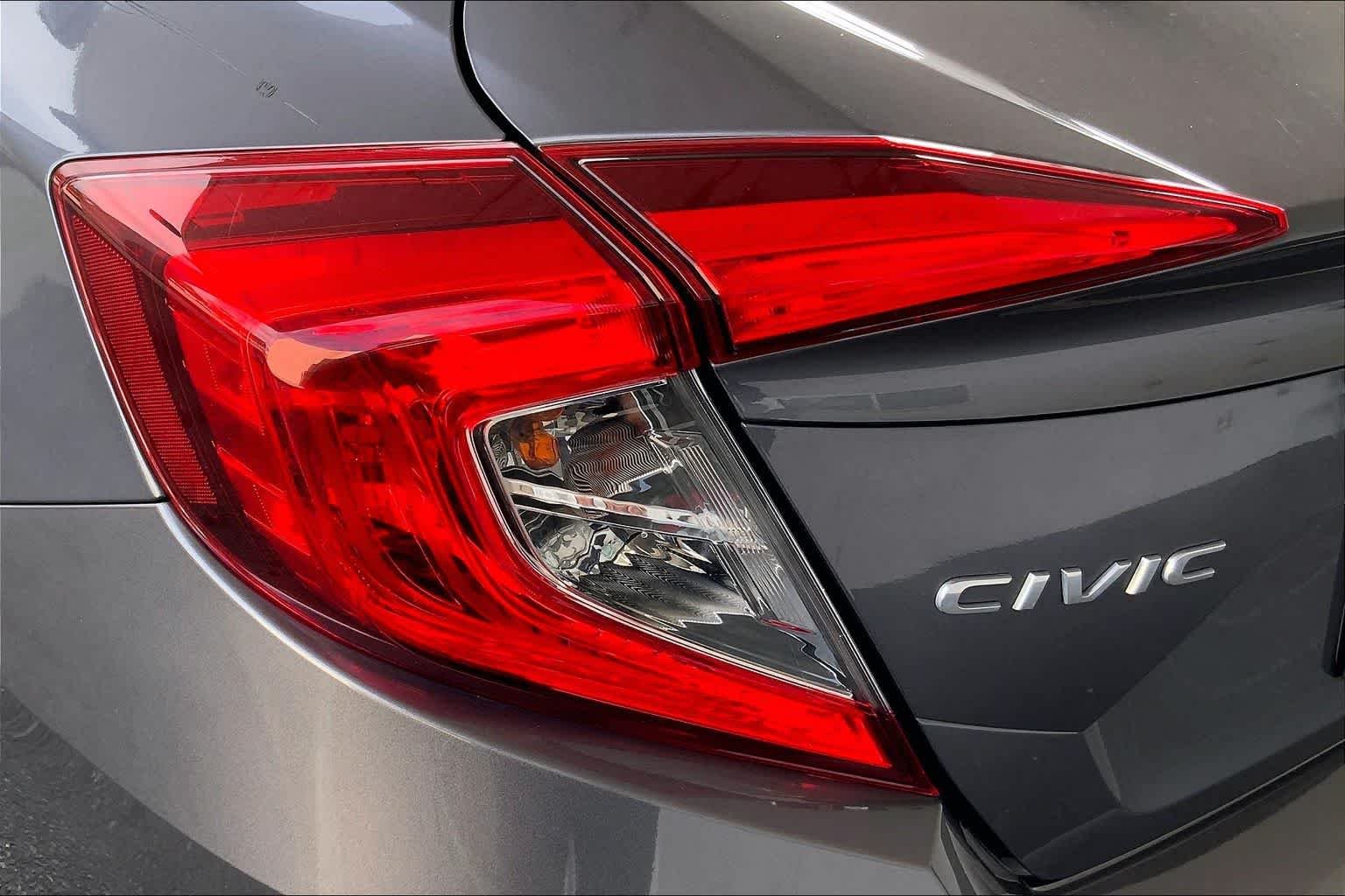 Used 2019 Modern Steel Metallic Honda LX image 27