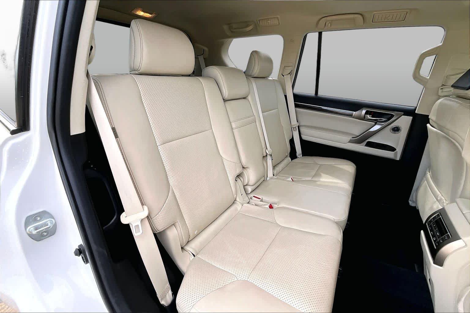 Used 2020 Starfire Pearl Lexus Luxury image 20