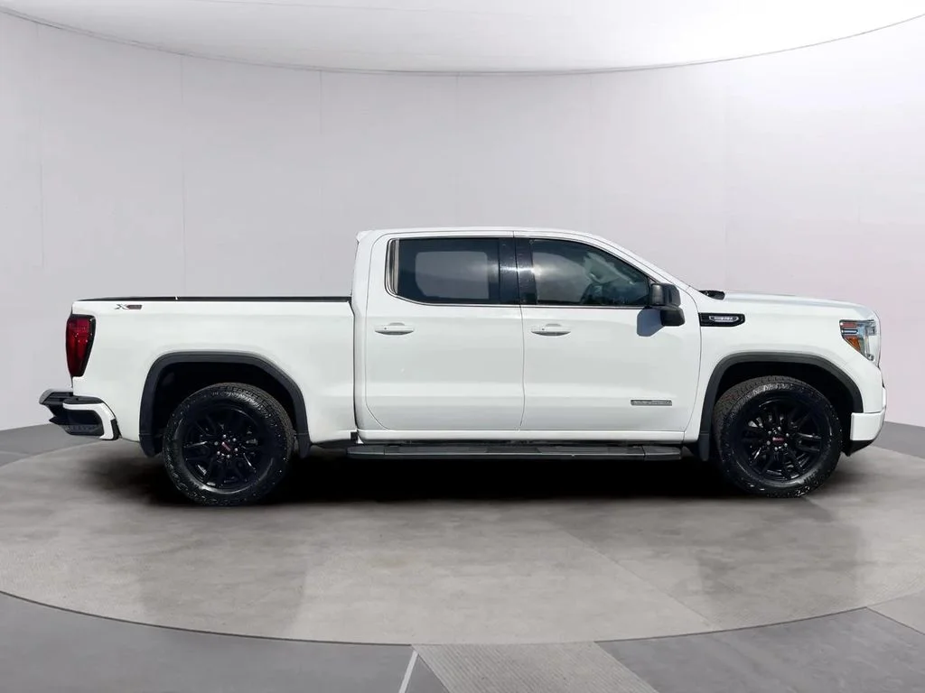 Used 2021 Summit White GMC Elevation image 6
