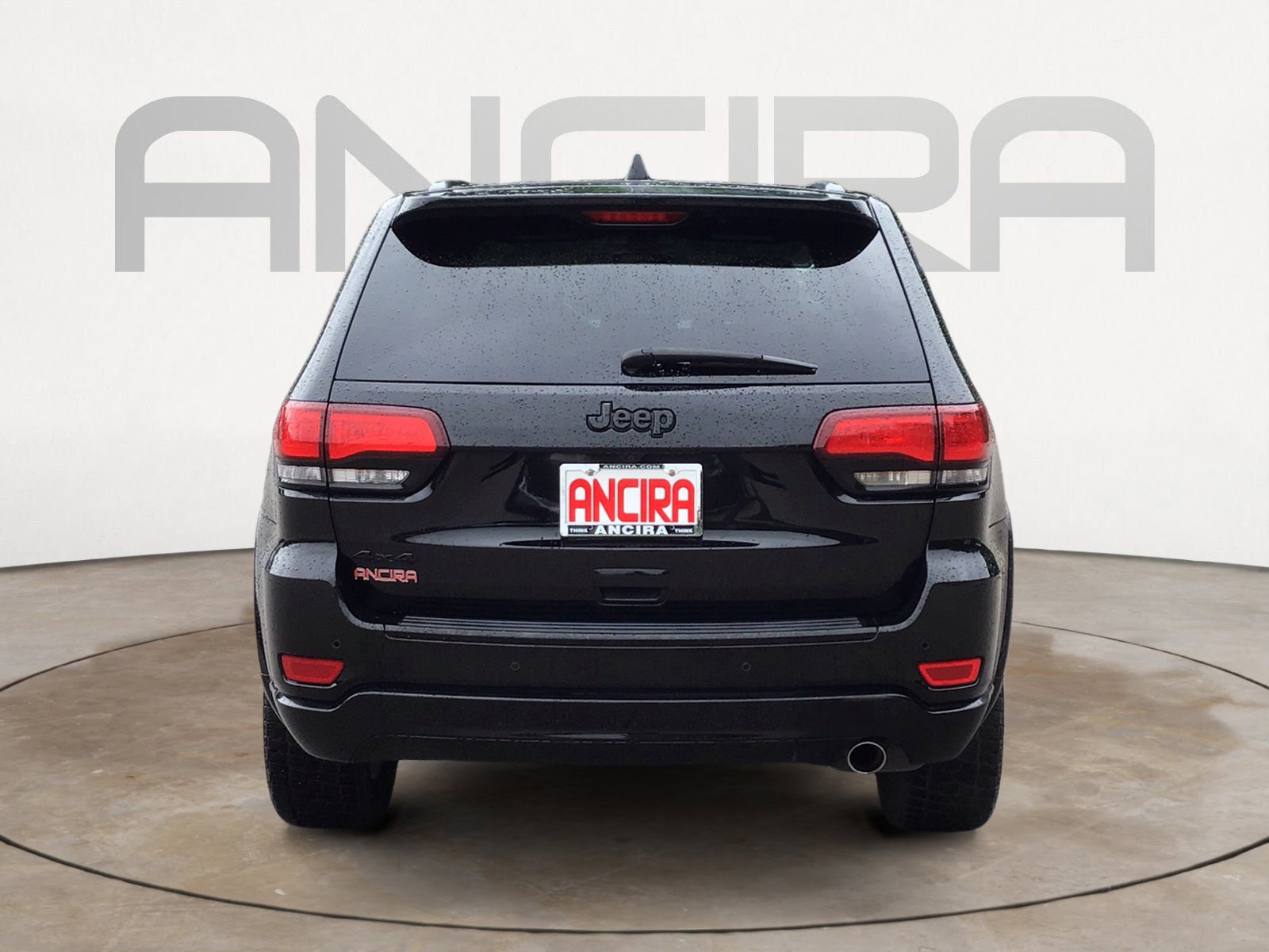 Used 2018 Diamond Black Crystal Pearlcoat Jeep Altitude image 11