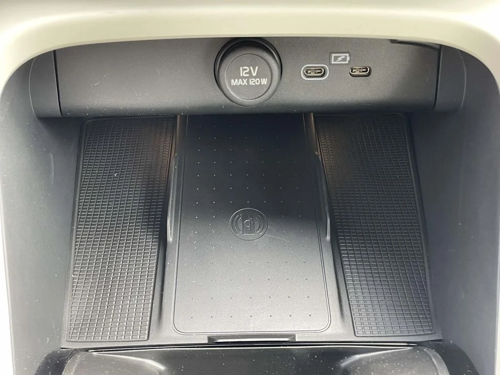 New 2026 Onyx Black Volvo Plus image 21