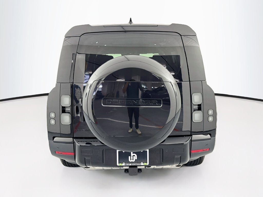 New 2026 Santorini Black Land Rover S image 6