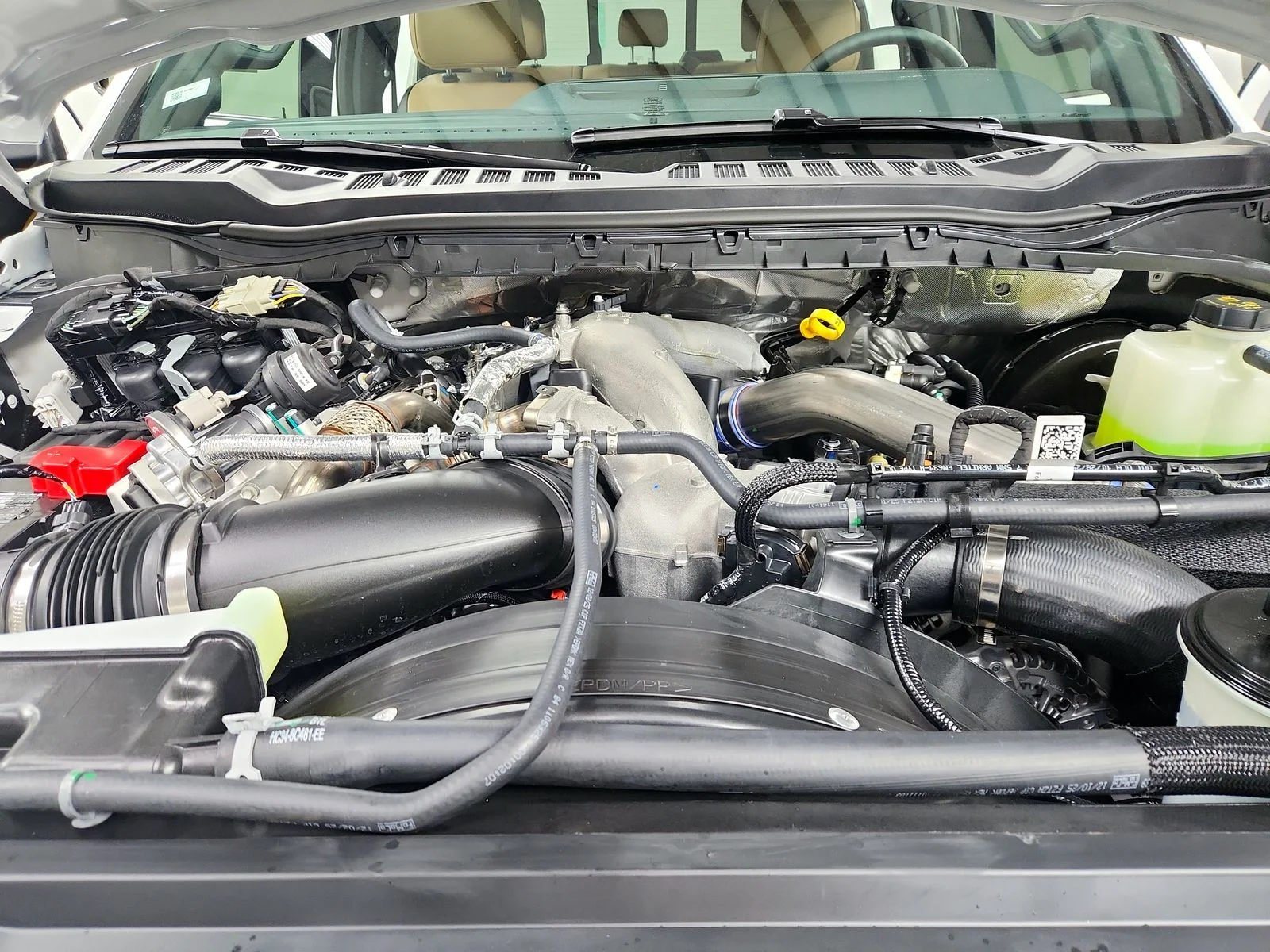 New 2026 Star White Metallic Tri-Coat Ford F-250® Lariat® image 17