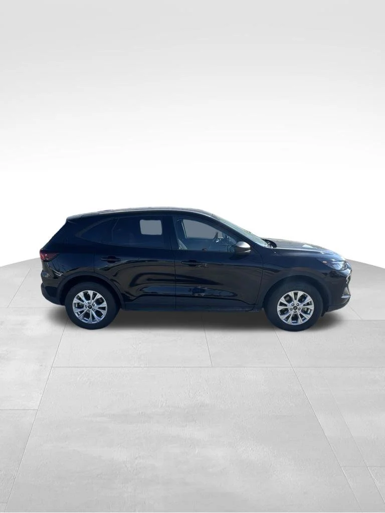 Used 2025 Agate Black Metallic Ford Active image 1