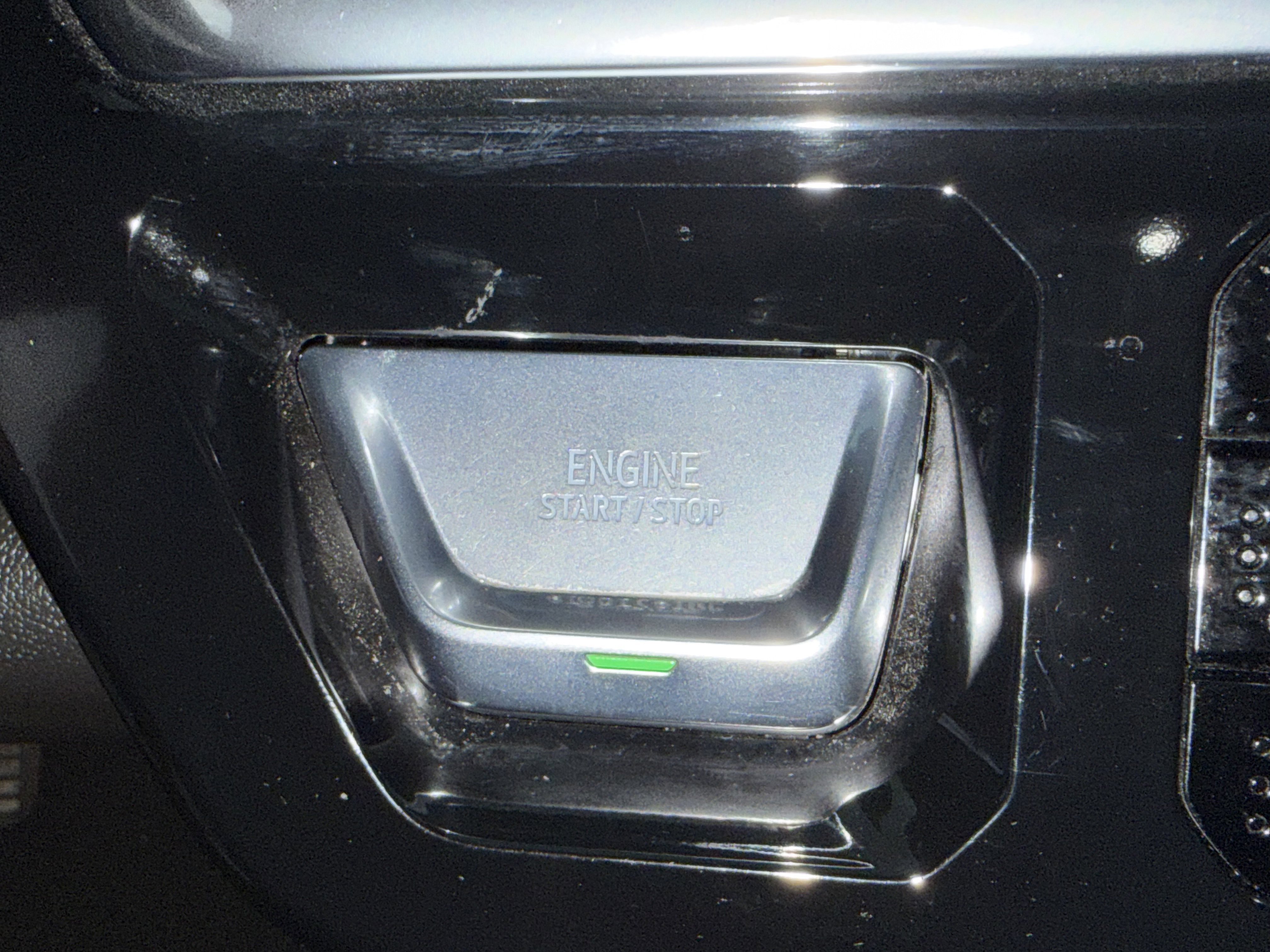 Used 2025 Onyx Black GMC Denali image 24