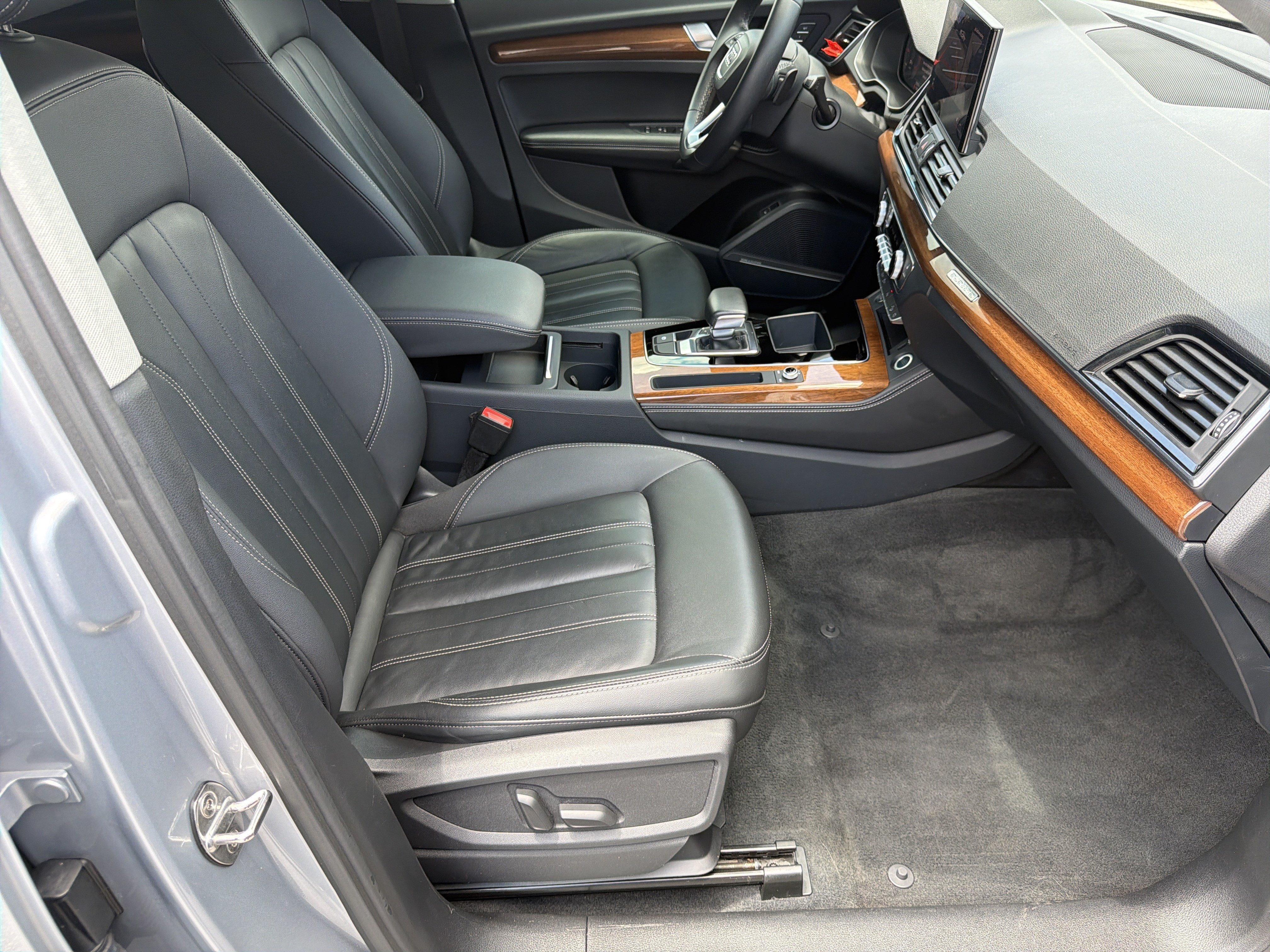 Used 2022 Florett Silver Metallic Audi S line Premium Plus image 16