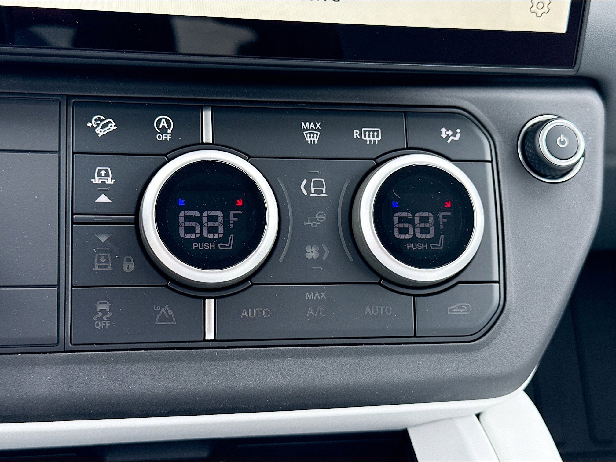 New 2026 Santorini Black LAND ROVER X-Dynamic SE image 35