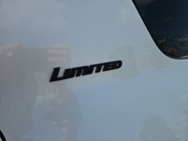 Used 2017 White Toyota  image 11