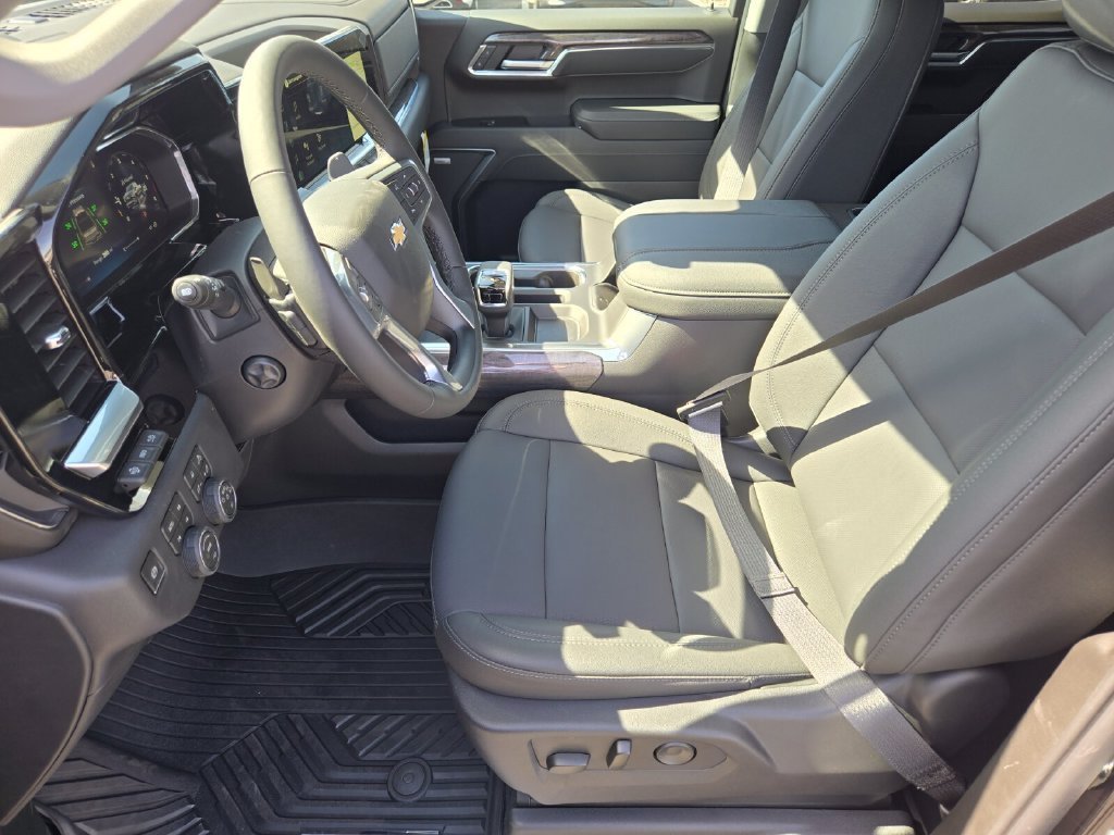 2026 Chevrolet Silverado 1500 LTZ - Photo 6